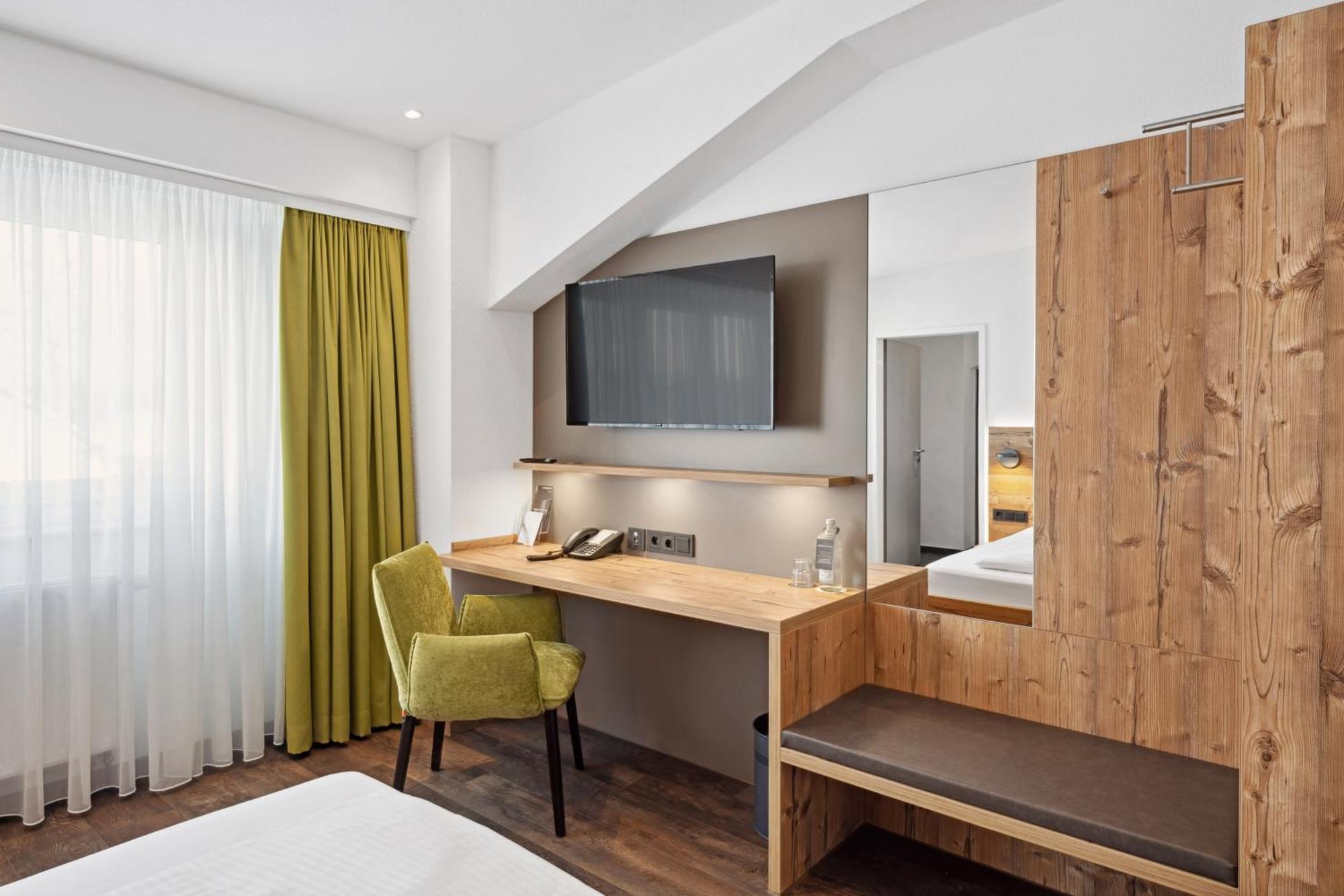 Hotel Zeppelin Laupheim Eksteriør bilde